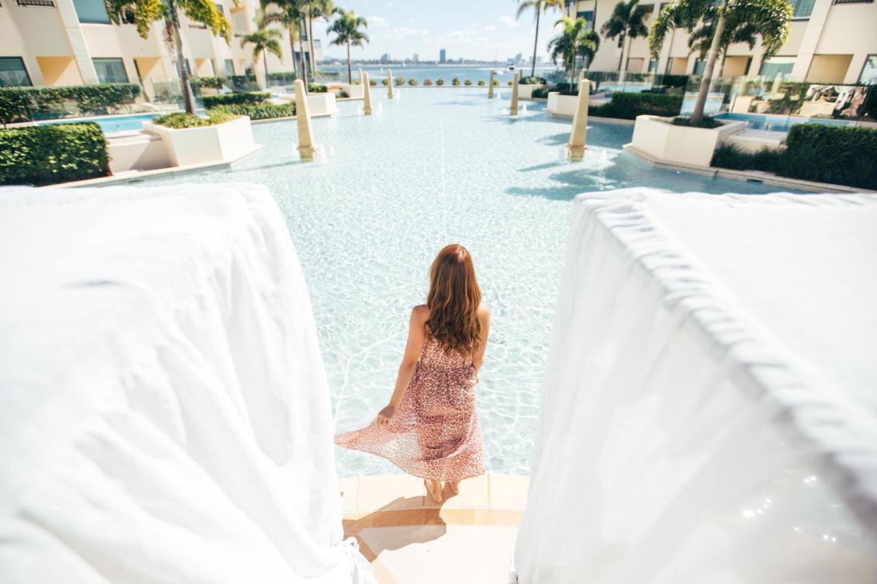 Imperial Hotel Gold Coast Exterior foto The pool at the W South Beach