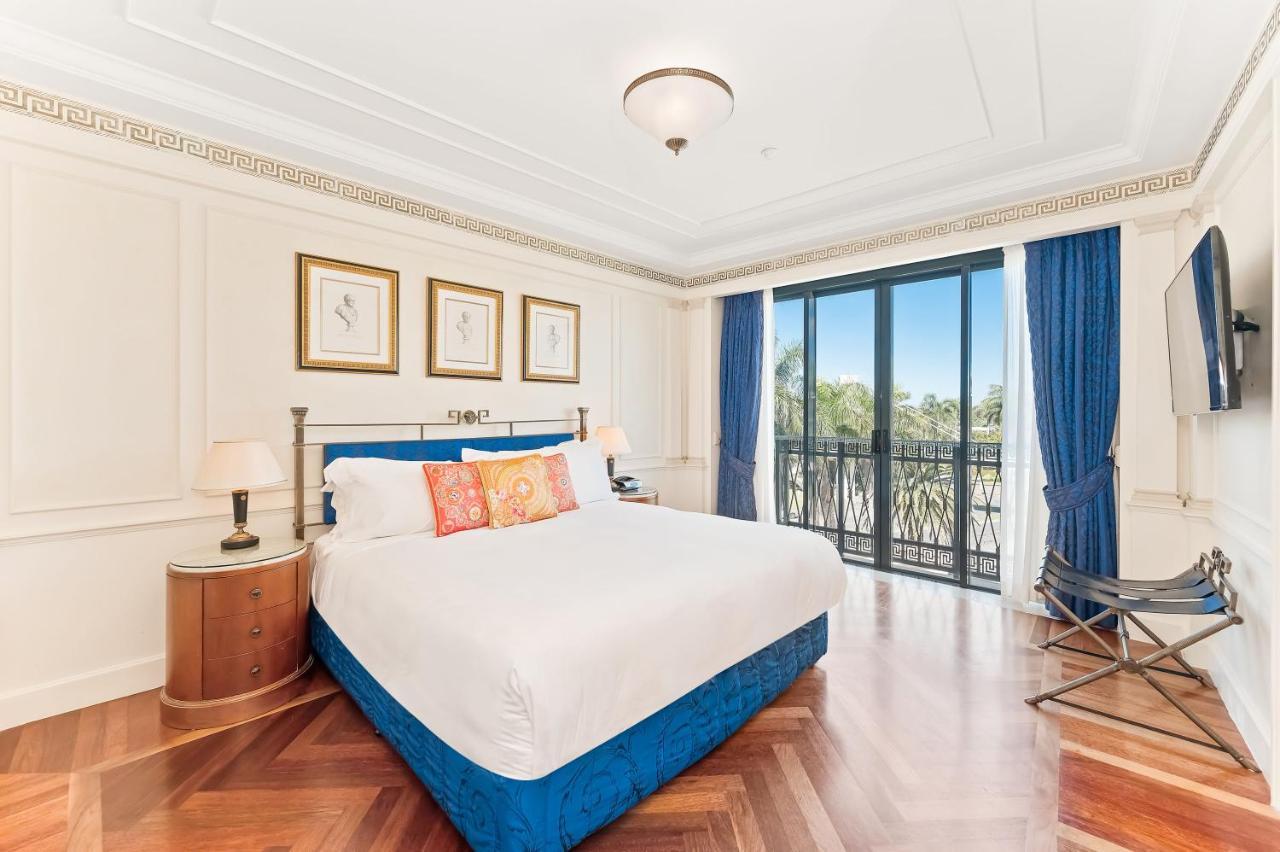 Imperial Hotel Gold Coast Exterior foto A bedroom at The Westin