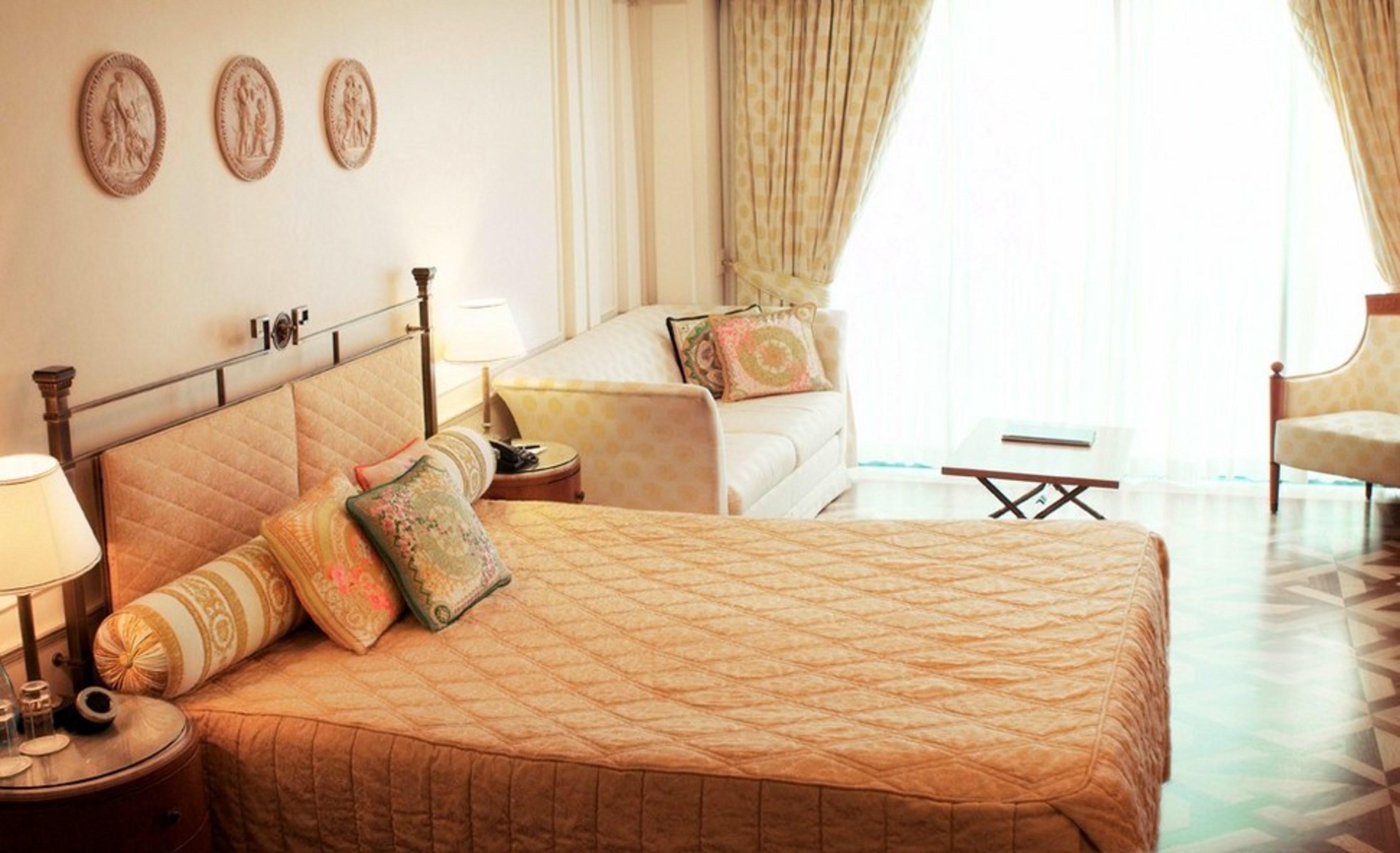 Imperial Hotel Gold Coast Exterior foto A bedroom at the hotel